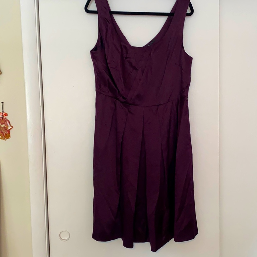NWOT. Banana Republic beautiful silk dress.